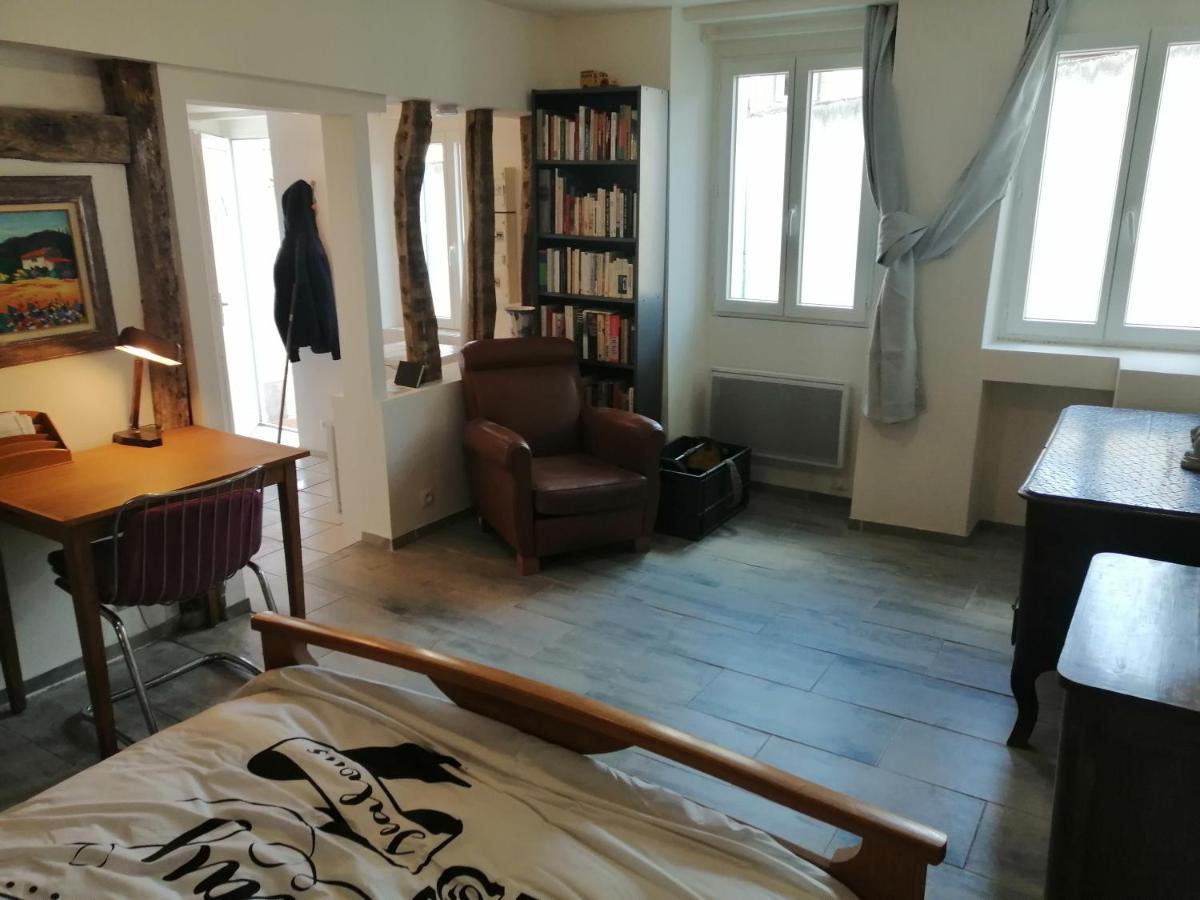 F Logement Entier Courtenay  Eksteriør billede